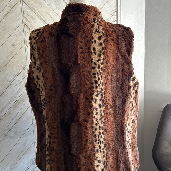 Ethyl Reversible Winter Full Zip Women's Vest, cheetah/brown quilted L - Picture 6 of 10